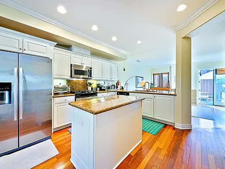 6824 Draper Ave — Photo 7