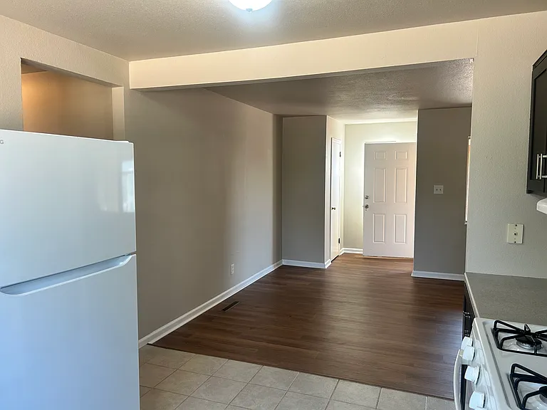 88 Rose Dr — Photo 17
