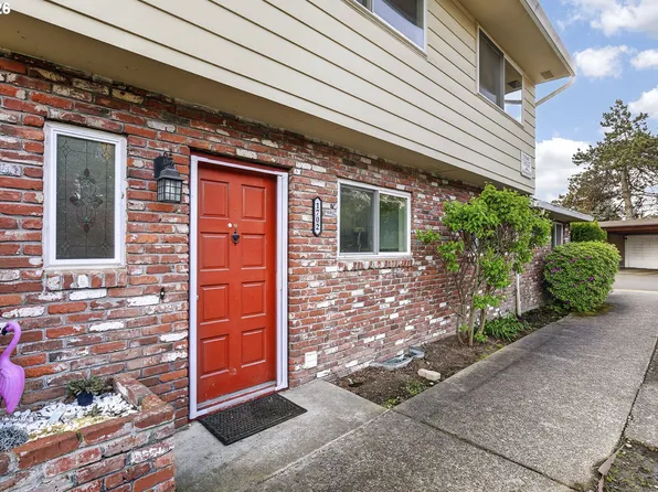 1702 NE Hogan Dr, Gresham, OR 97030