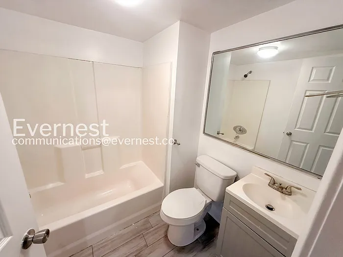 1402 Avenue E — Photo 19