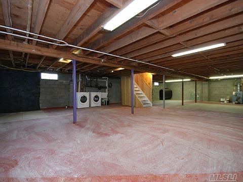 4th image of 514 Southport St