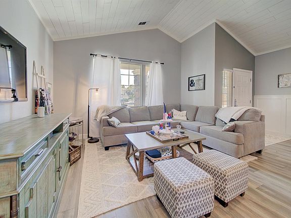 3rd image of 966 Countrywood Circle