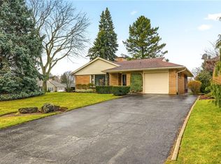 890 Falcon Blvd, Burlington, ON L7T 3B7