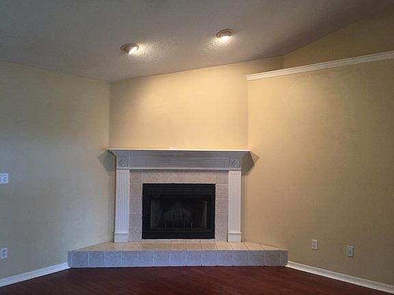 4th image of 10725 Lake Hill Dr