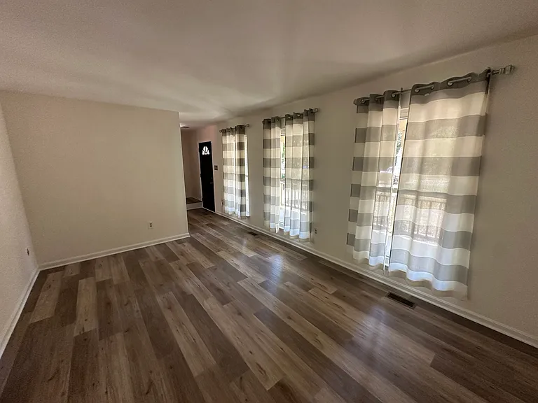 4210 Mockingbird Cir — Photo 9