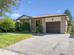 7 Countryside Cres, Kitchener, ON N2E2S8