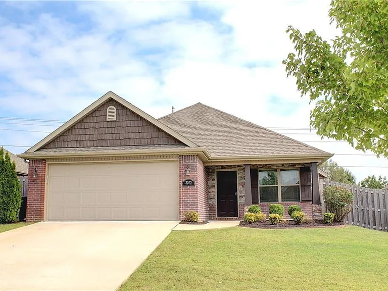 3072 N Autumn Rose Ave — Photo 1