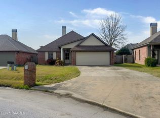 106 Country Mile Dr, Youngsville, LA 70592
