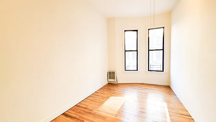 Rented by Mallan Real Estate Inc | media 12