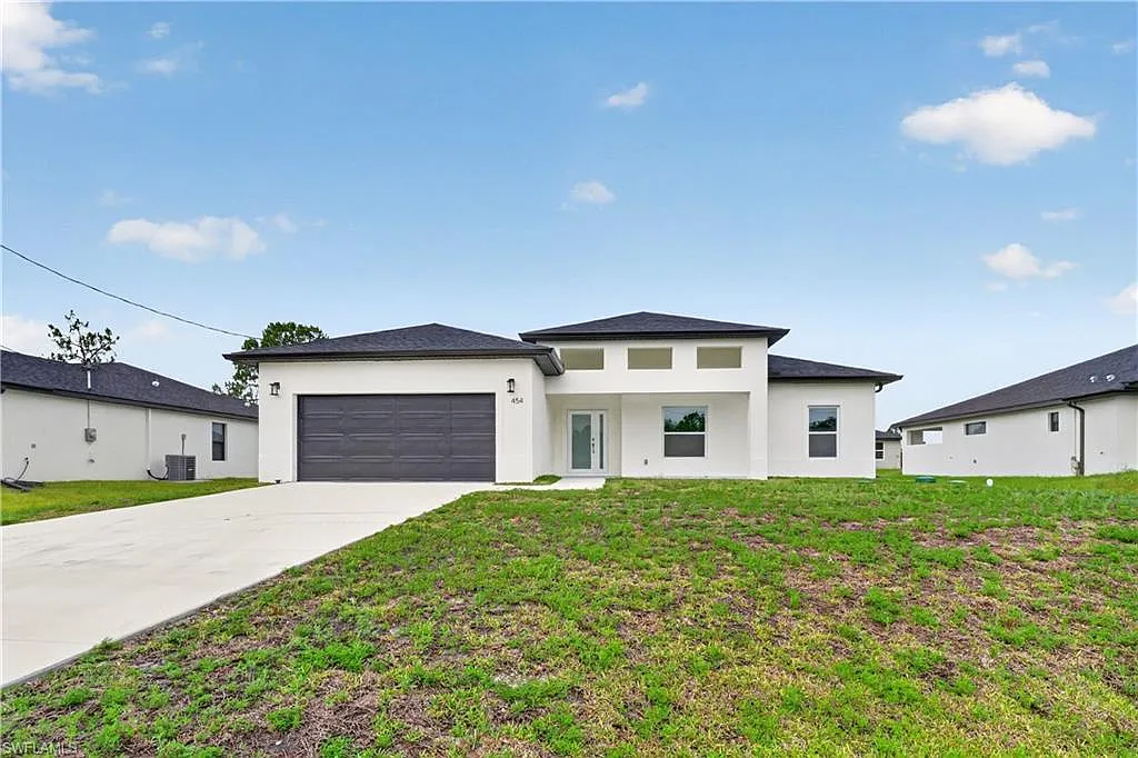 3 bed, 2.0 bath, 1716 sqft, $2,200 — Photo 3