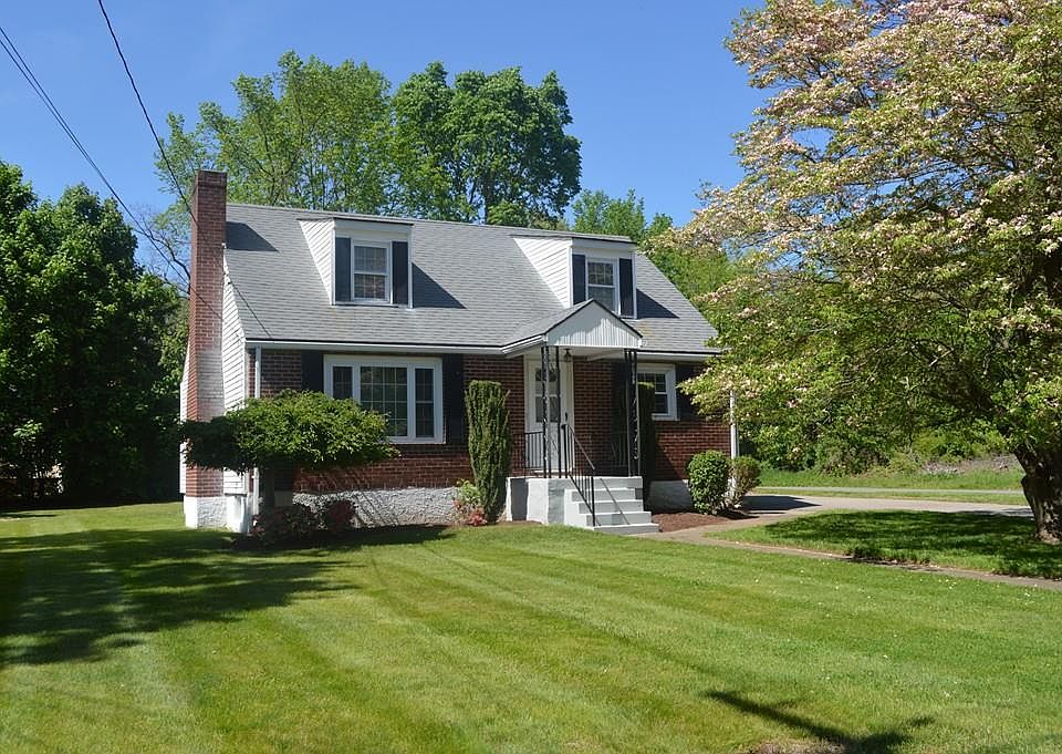 31 Elm St Bellingham MA Zillow