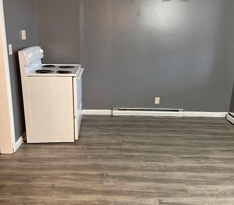 2nd image of 542 Main St Unit 2