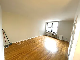 Rented by Chana Ofek, LREB