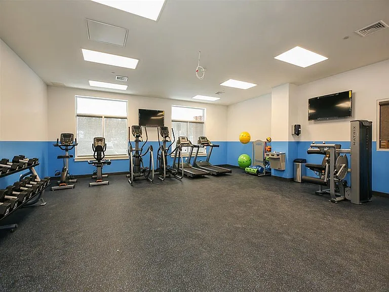 24/7 Fitness Center