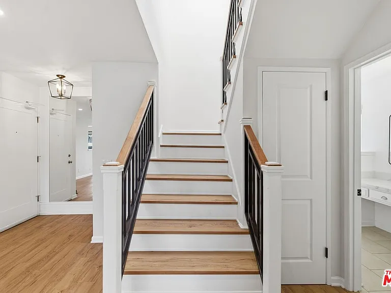 13025 W Moorpark St #101 — Photo 19