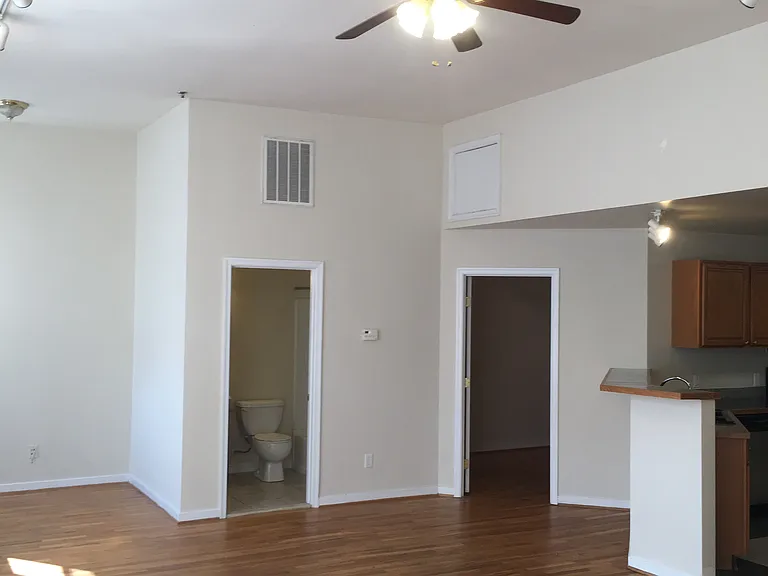 803 W Broad St #1 — Photo 30