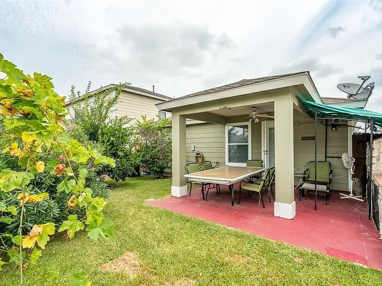 19007 Remington Park Dr — Photo 16
