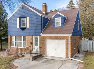 826 W 3rd St, Appleton, WI 54914