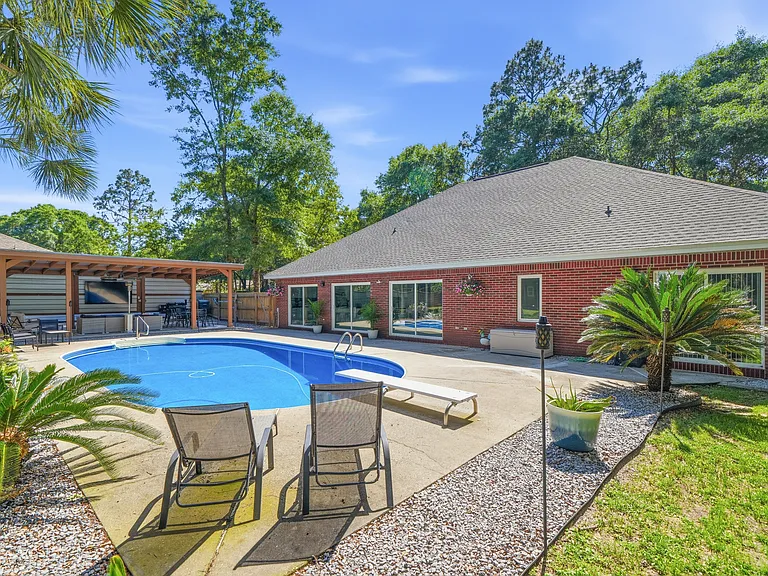 5855 Hunting Meadows Dr — Photo 1