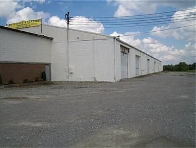 4th image of 450 S Main St
