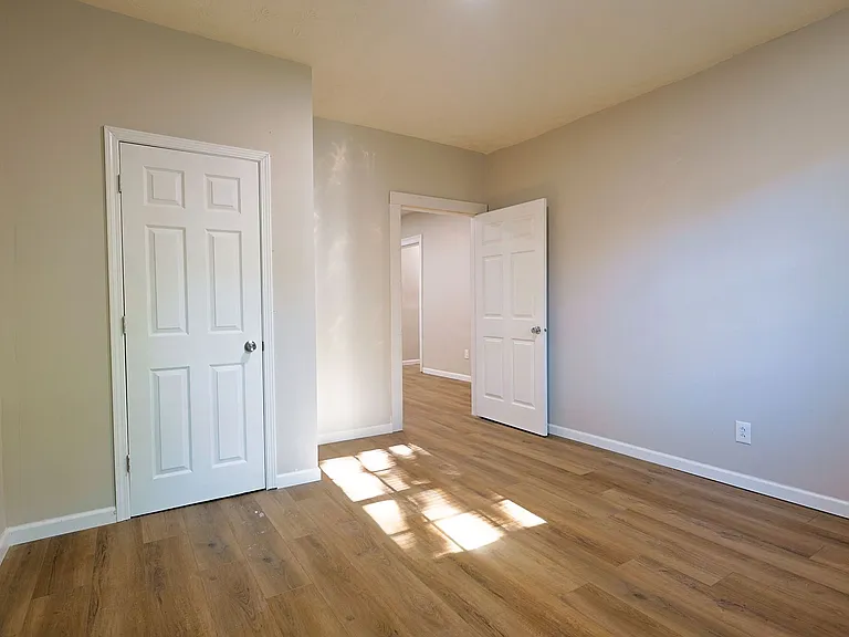 1019 S 8th St — Photo 11
