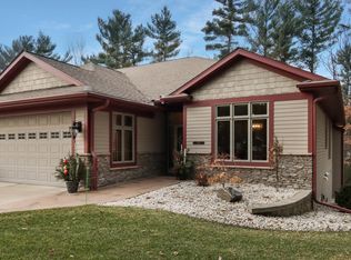 2902 Pine Lodge Rd, Eau Claire, WI 54701