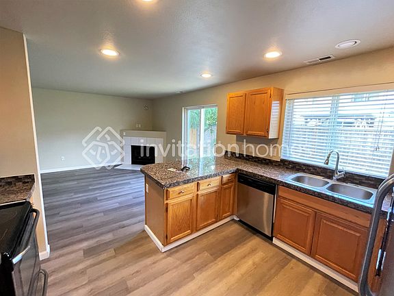 5th image of 8615 205th St E