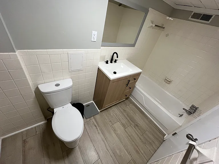 5019 Oxford St — Photo 20