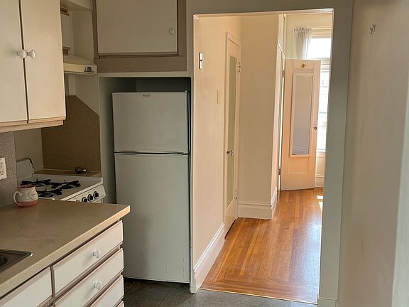 3rd image of 592 28th Ave Unit A