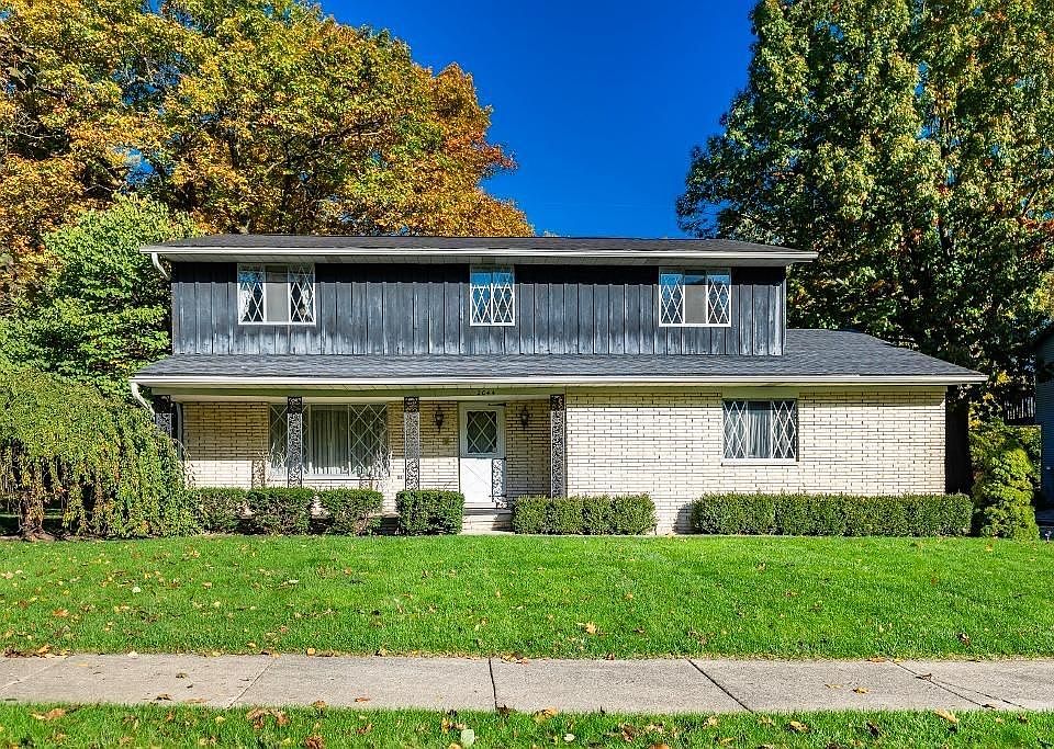 1st image of 2044 Collegewood Dr