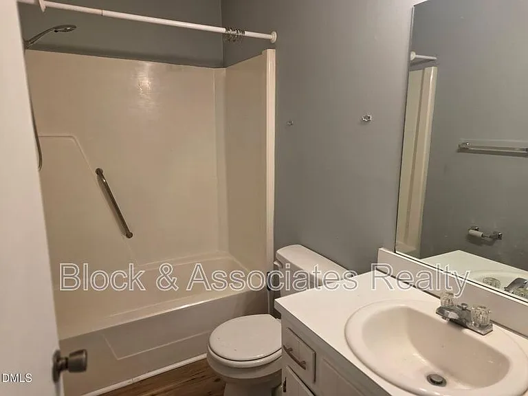 902 W Chatham St — Photo 10
