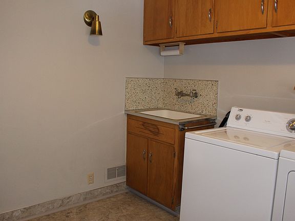 Utility/Laundry Room 