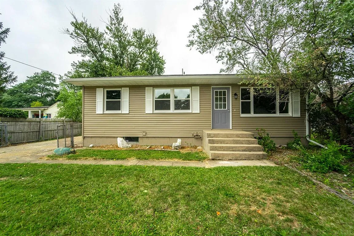 1604 L St photo 1