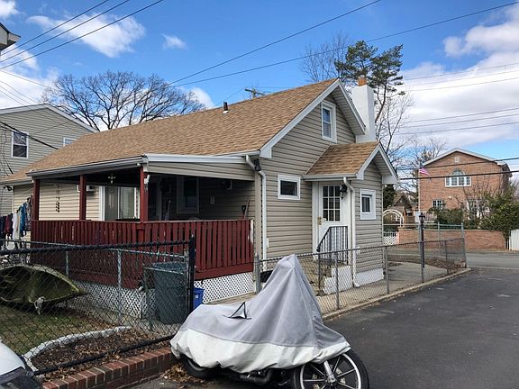 2nd image of 178D Edgewater Park #60E