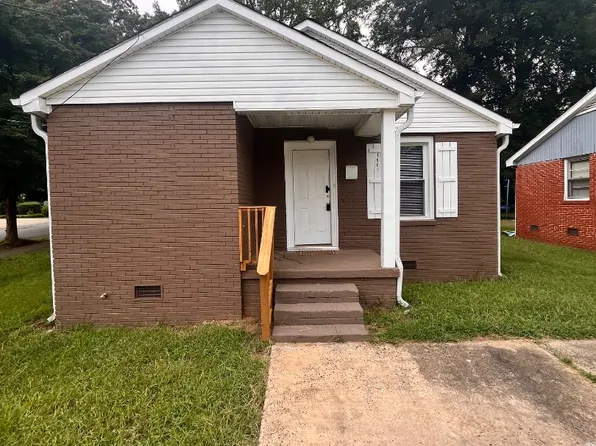 1901 Irma St, Charlotte, NC 28216