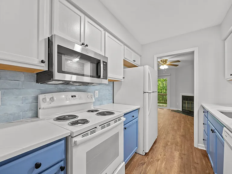 5375 Wayne St #A — Photo 11