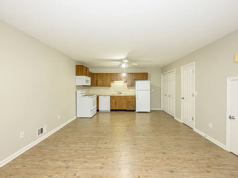 173 Creekvale Dr #13 — Photo 4