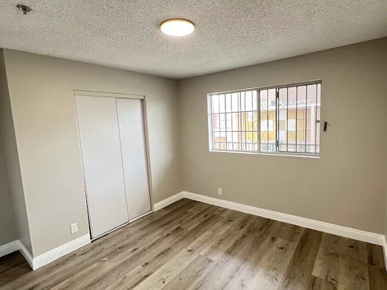 8307 S Figueroa St — Photo 11