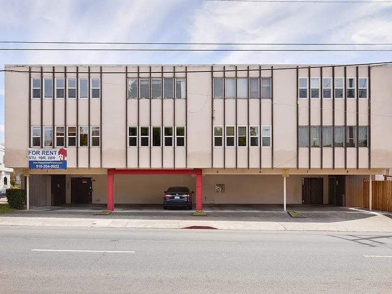 2500 Dana St — Photo 2
