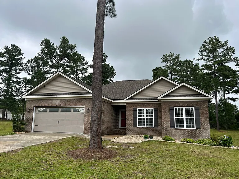 407 Tradewind Trl — Photo 2