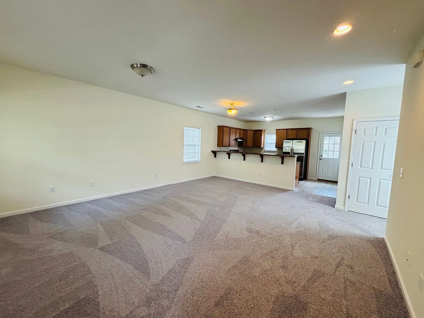 3 Bedroom 2.5 bath House — Photo 2