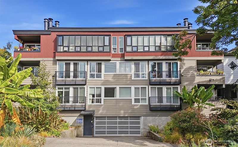 2nd image of 1601 E Columbia Street #104