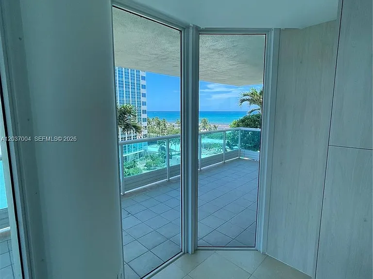 5025 Collins Ave #601 — Photo 11