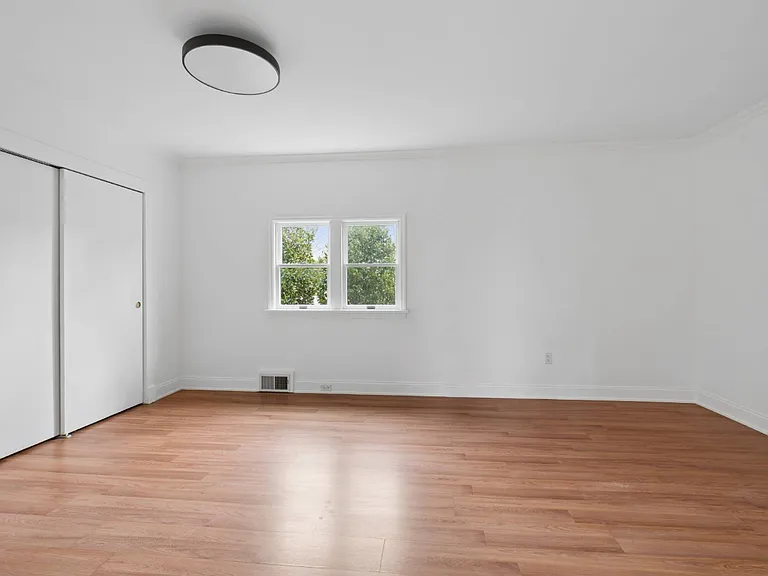 22 Lake Side Dr — Photo 9