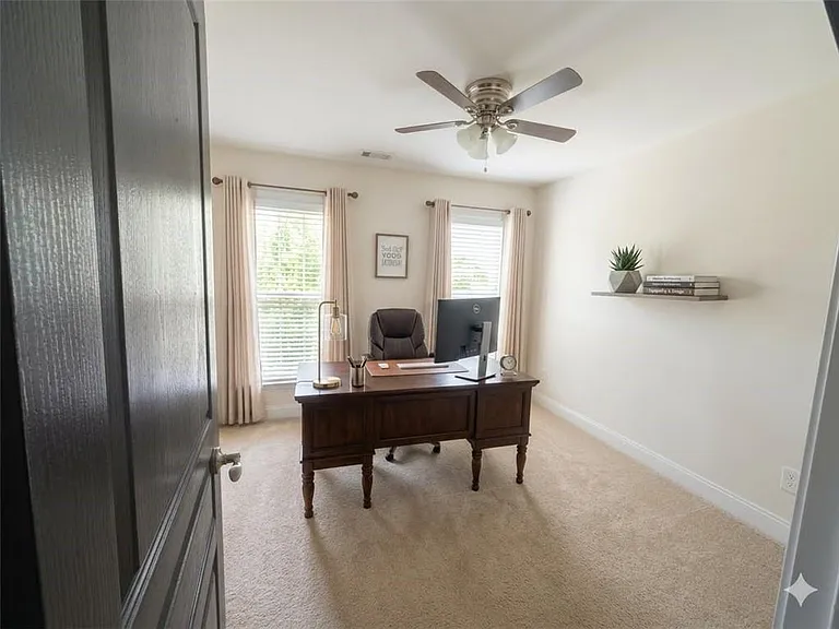 6272 Century Park Pl SE — Photo 14