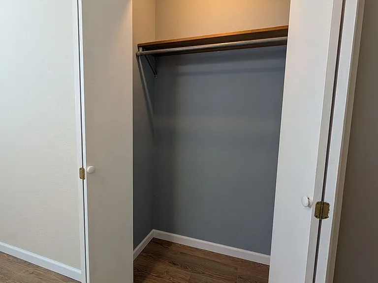 722 Bryden Ave — Photo 9