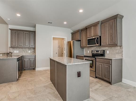 4th image of 3712 Jazmine Dr