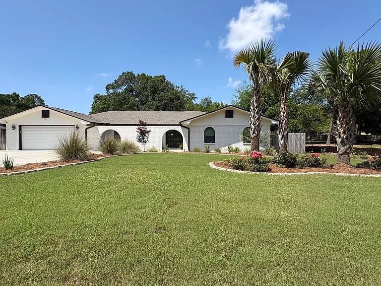 3305 Bayou Blvd — Photo 31