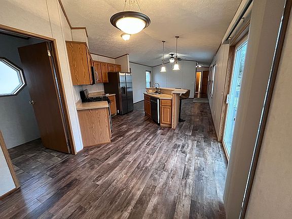 4th image of 10312 Taylor St NE