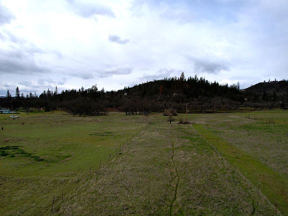 4th image of 509 Rogue River Dr